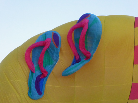 Flip flop balloon