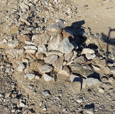 Rock cairn Pegleg beginning of trail to stone snake