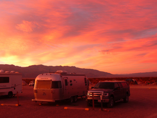 Geneviève Airstream at sunset Death Valley CA