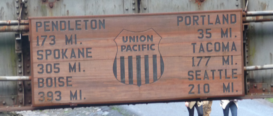 Union Pacific RR distance sign 