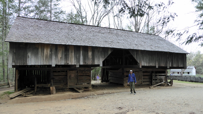 LeQuire Cantilever Barn