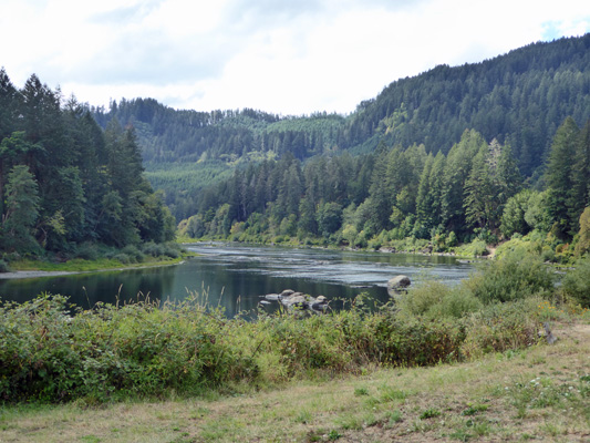 Umpqua River looking west