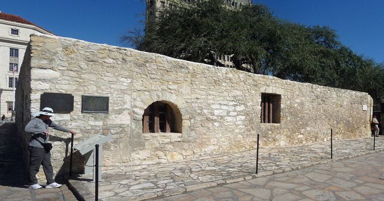 Alamo barracks building