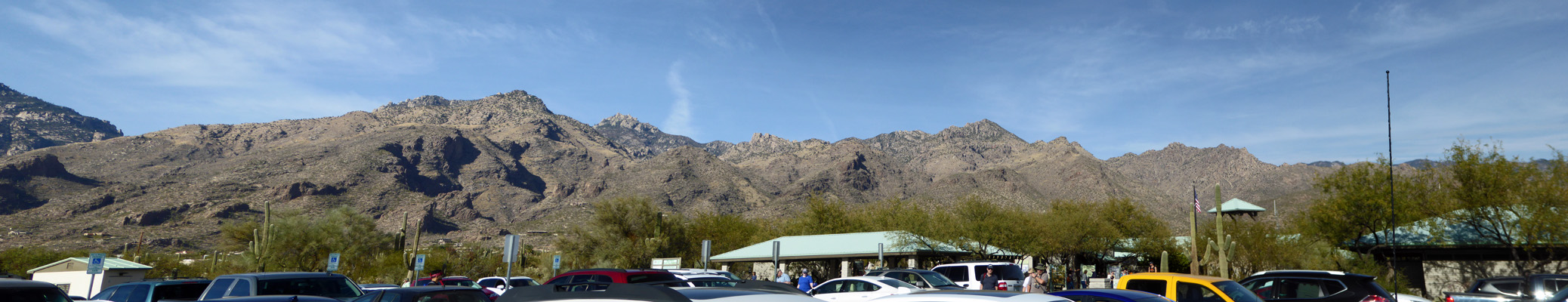 Sabino Canyon parking lot view