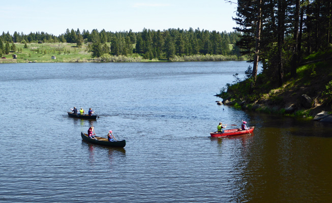 Kids in canoes Winchester Lake State Park