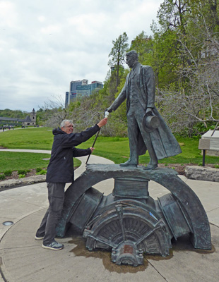 Tesla statue Walter Cooke Niagara Falls ON