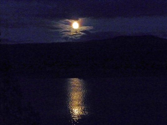 Moon rise over Prineville Reservoir
