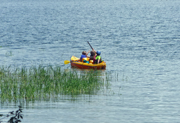 There were kids out in a rubber ducky (cheap rubber kayak) going in circles as kids are wont to do.