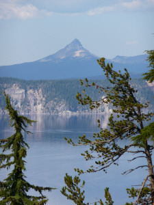 Mt Thielsen with the lake