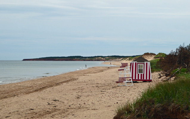 Lifeguard hut and stand Cavendish beach