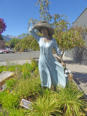 Sculpture "Garden Walk"